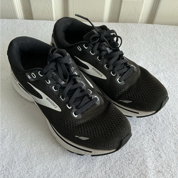 Brooks Men\'s Black Running Shoes Sz 9 main image 9